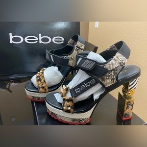 Plataform High Heel, size 7 ,New shoes  color Black . Name brand bebe